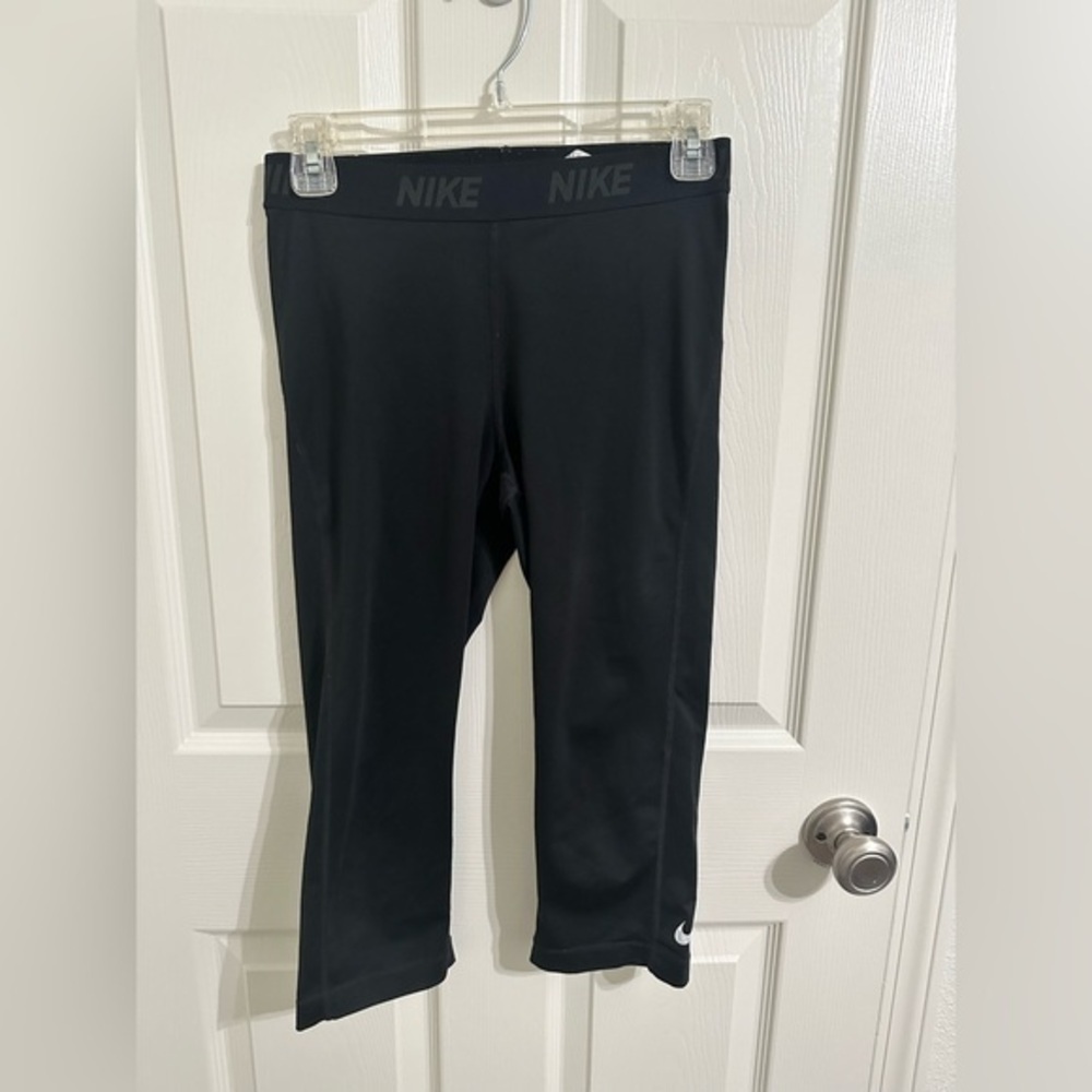 Nike Dri-Fit Cropped Leggings - Picture 1 of 3
